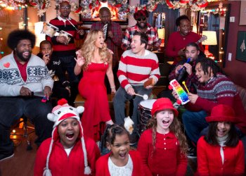 Mariah Carey, The Roots and Jimmy Fallon sing All I Want For Christmas is You