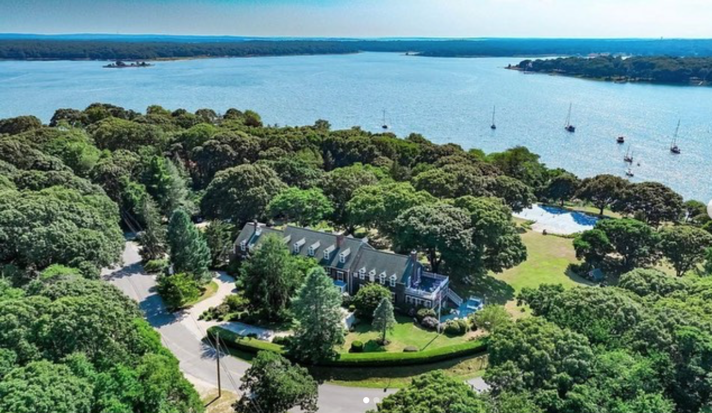 An overhead shot of the Ram's Head Inn on Shelter Island